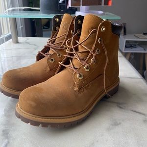 Women’s timberland boots, tan